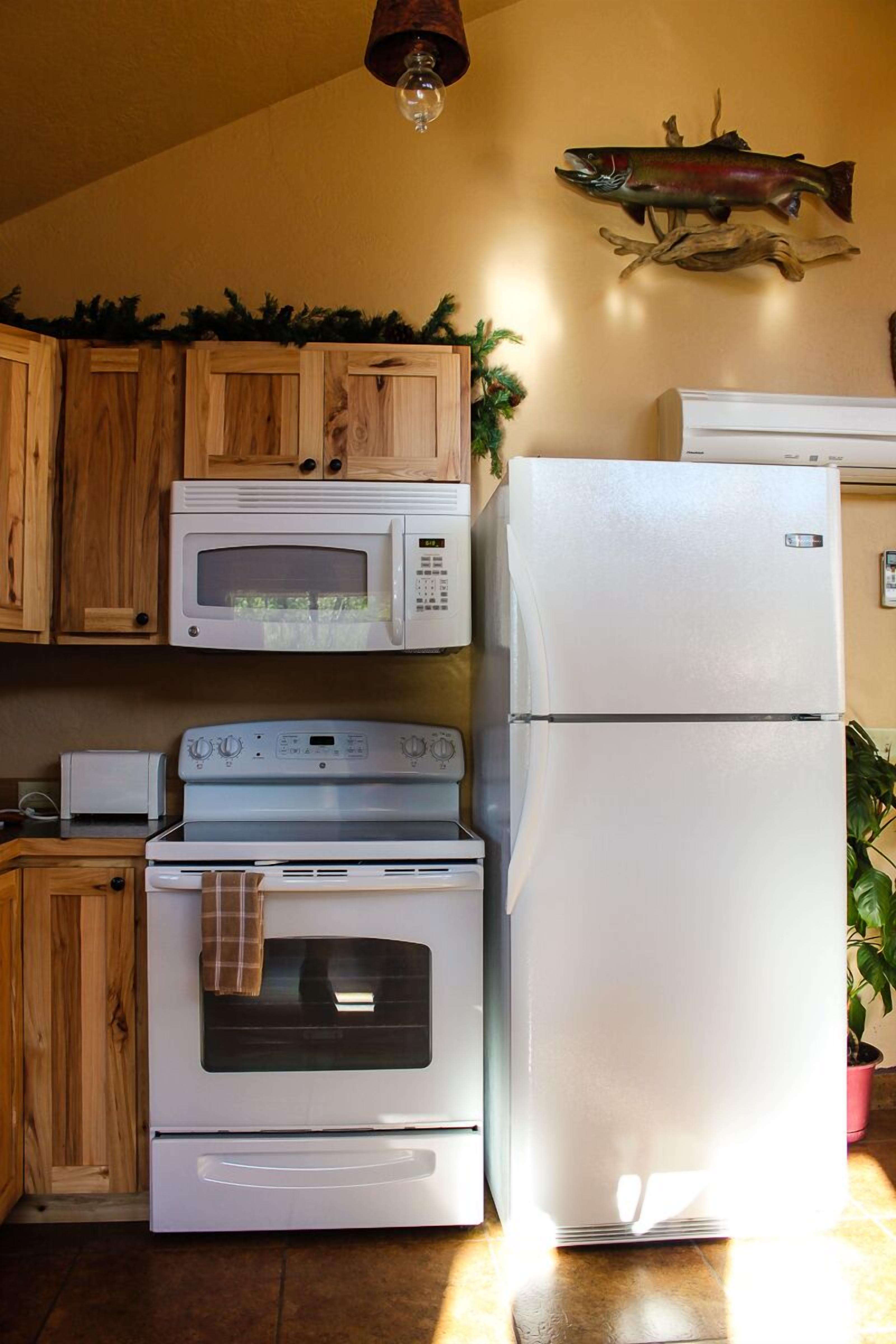 Idaho Sportsman Lodge - Great Fishing And Hunting Motel In Stites, Idaho!