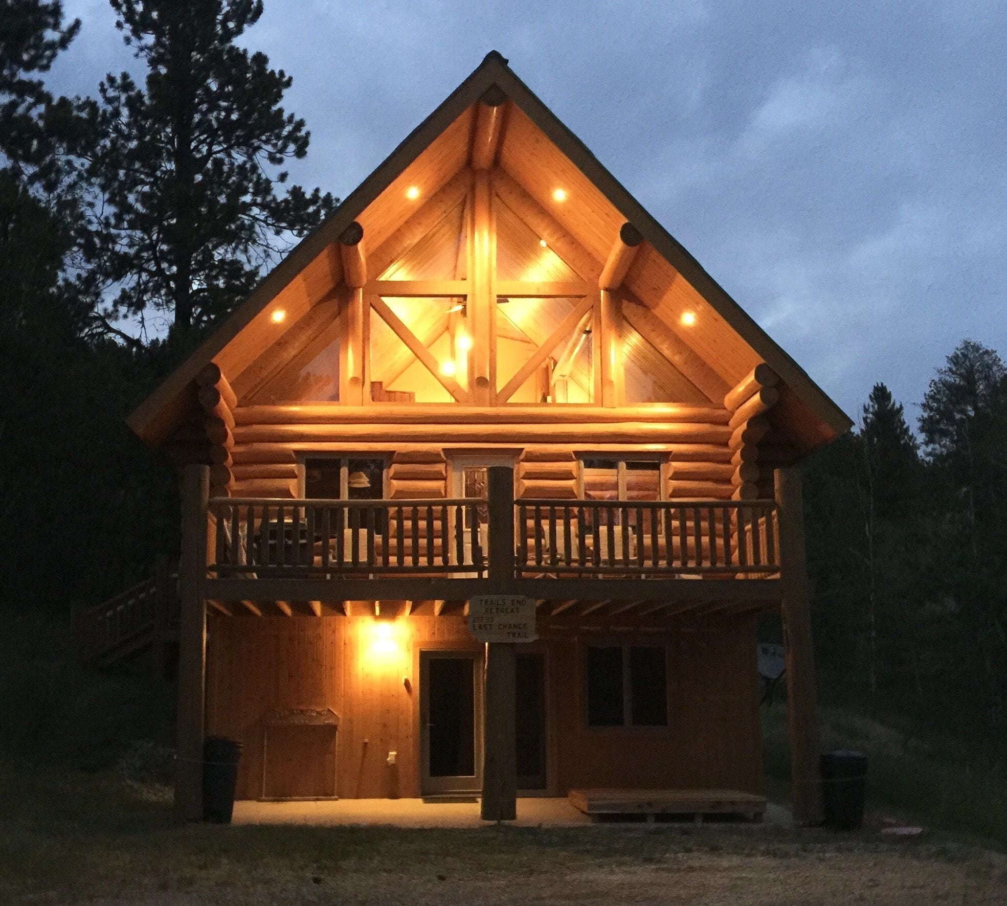 TER-Relax in the Hot Tub or on the deck with beautiful Black Hills scenery