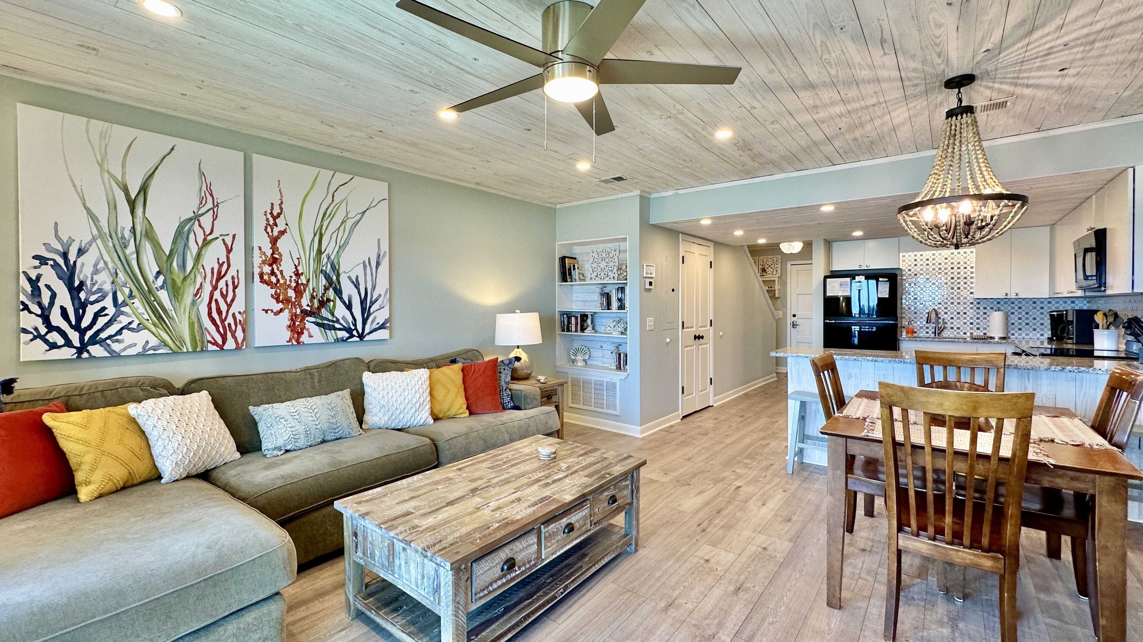 Gulf Front Townhouse 2BR/BA, Pet Friendly-Small Dog, WiFi, 4 Units Available.