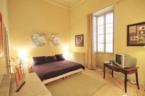3 chambres, fer et planche Ă repasser, Wi-Fi, draps fournis