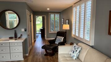 Smart TV, DVD player, stereo