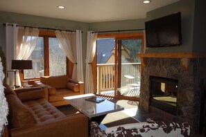 Smart TV, fireplace, table football, music library