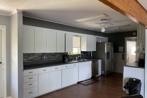 Frigorífic, microones, forn i placa de cuina