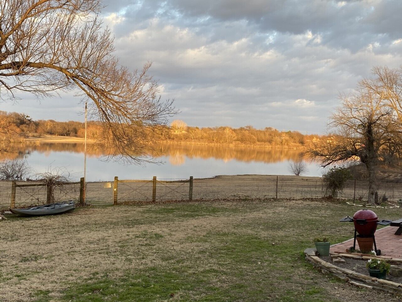 Hallelujah Lakefront Retreat on Lake Lewisville with fishing & boating!
