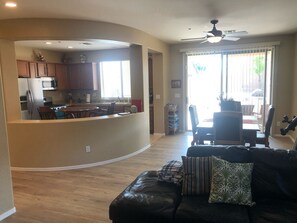 TV, DVD player, stereo - Cozy private country club oasis with pool! (Anthem)