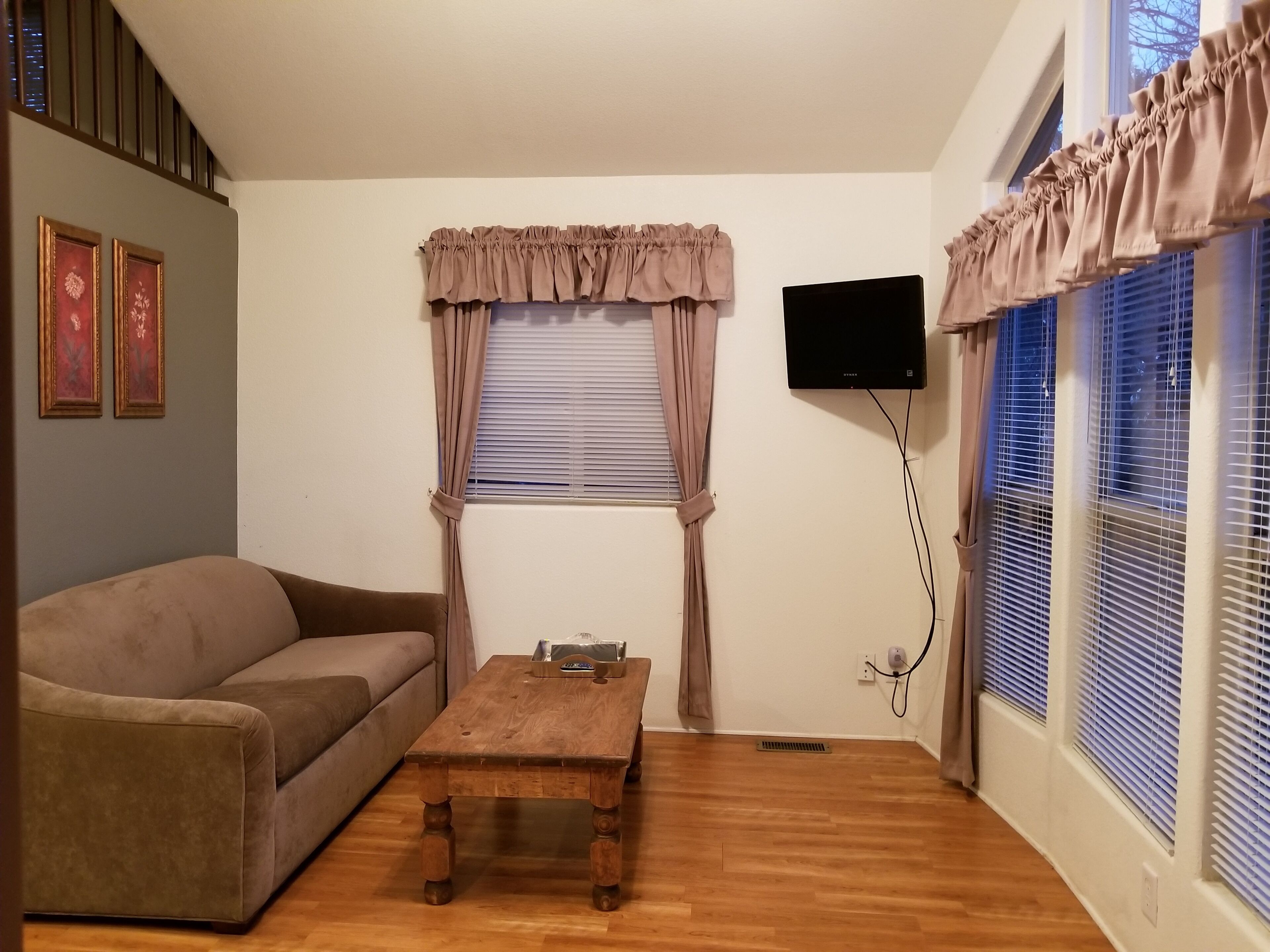 The Pecan Cabin at Mendelbaum Winery Guest Cabins