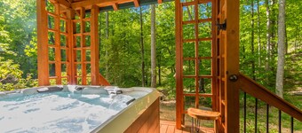 ♨️Hot Tub🛏️King Bed🔥Fireplace 🍷Wineries🌲Oasis🥾Hike🌎Comfy🔥Fire Pit⛲Pond 🆒