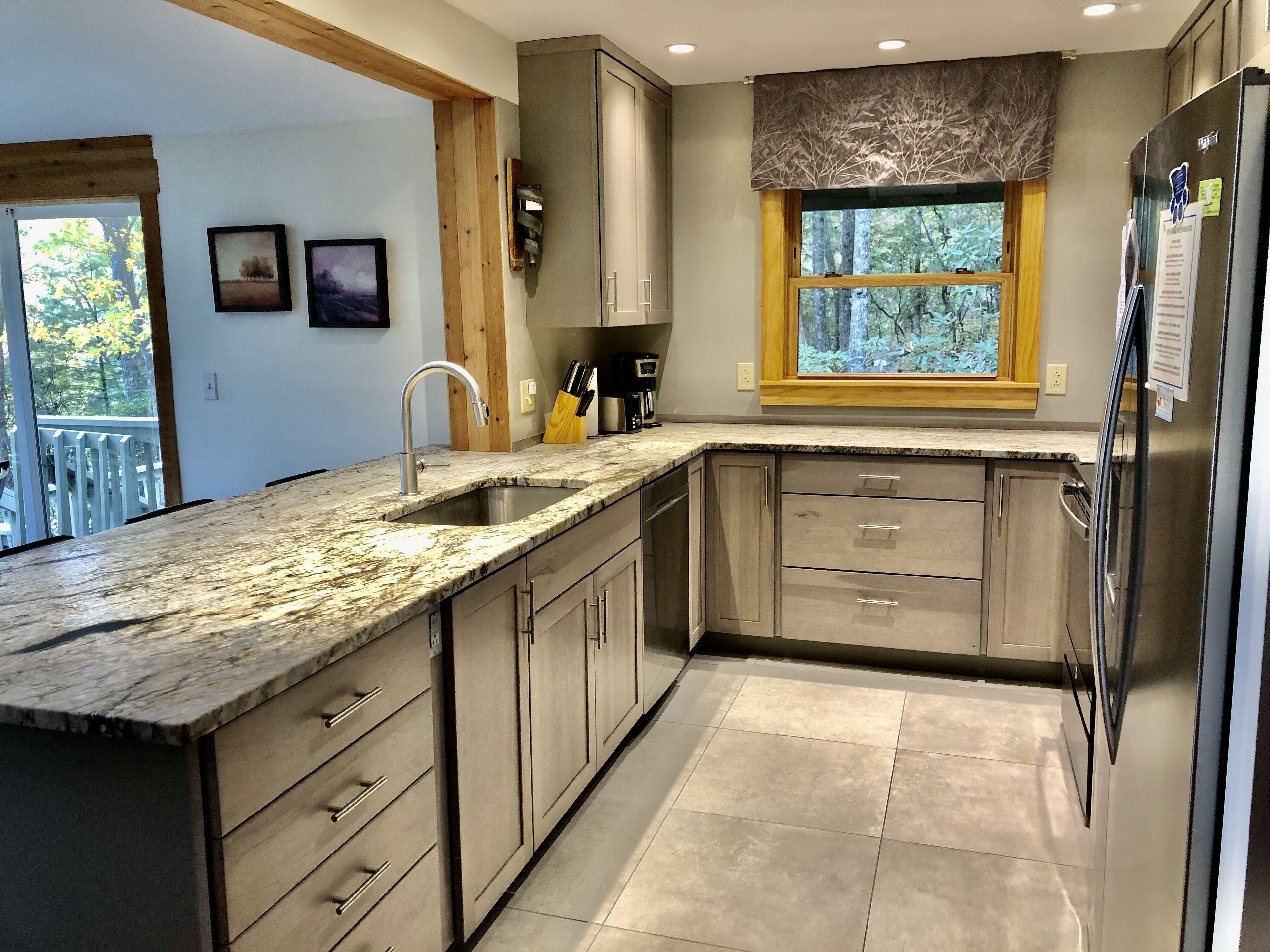 Lakefront Mountain Retreat - WiFi/Pets/Pool/Golf/Tennis