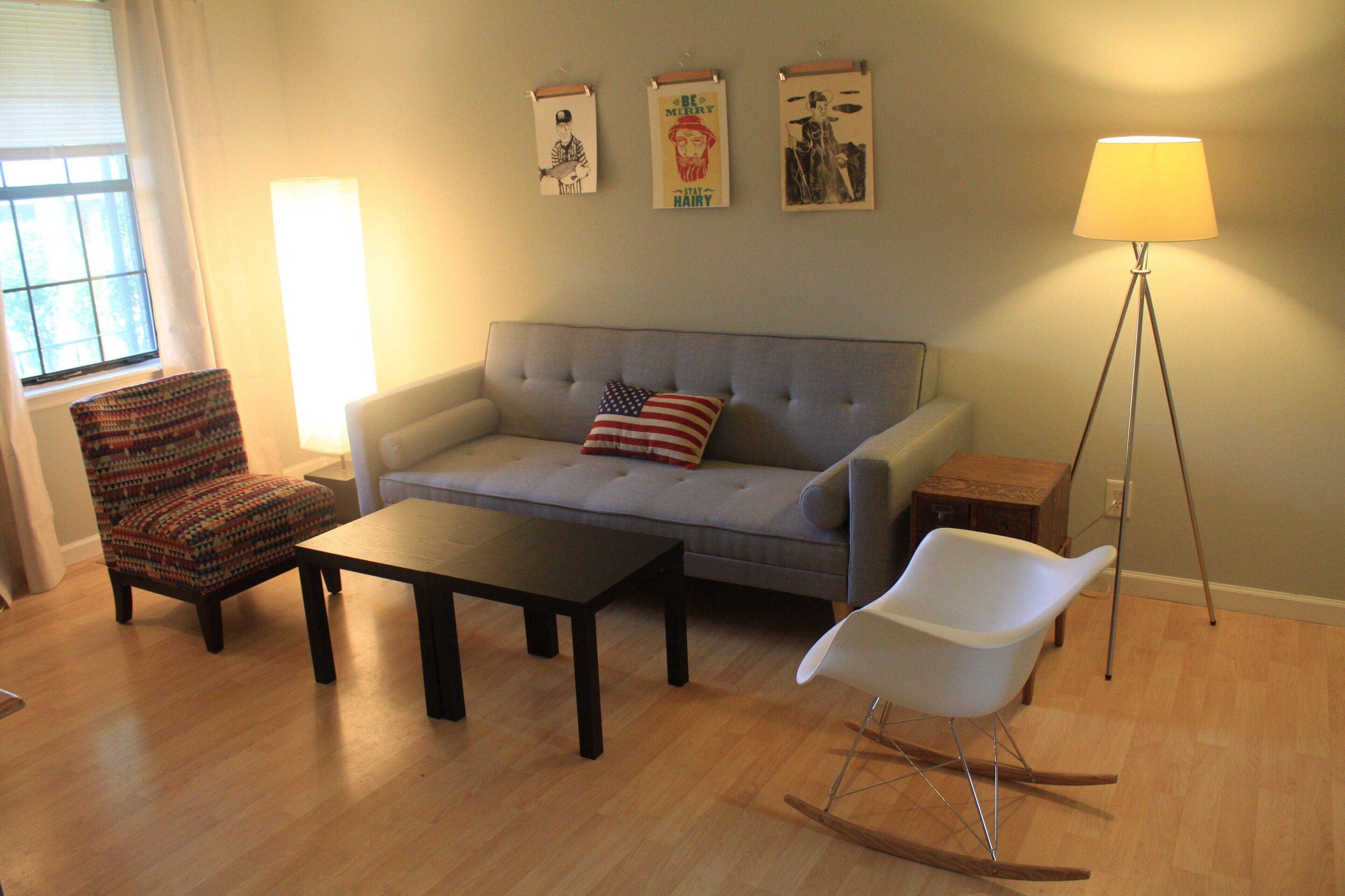 Yellow Door Inn (3 Br House) in Hip East Nashville Urban Neighborhood