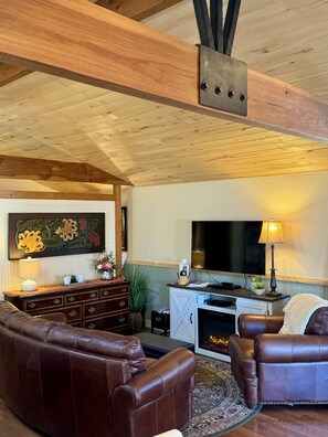 Smart-TV, Kamin, DVD-Player, Tischfußball