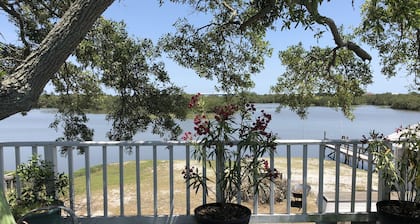 The Edgewater ~ New Dock ~ Spectacular Sunrises ~ Lots of Wildlife ~ Waterfront