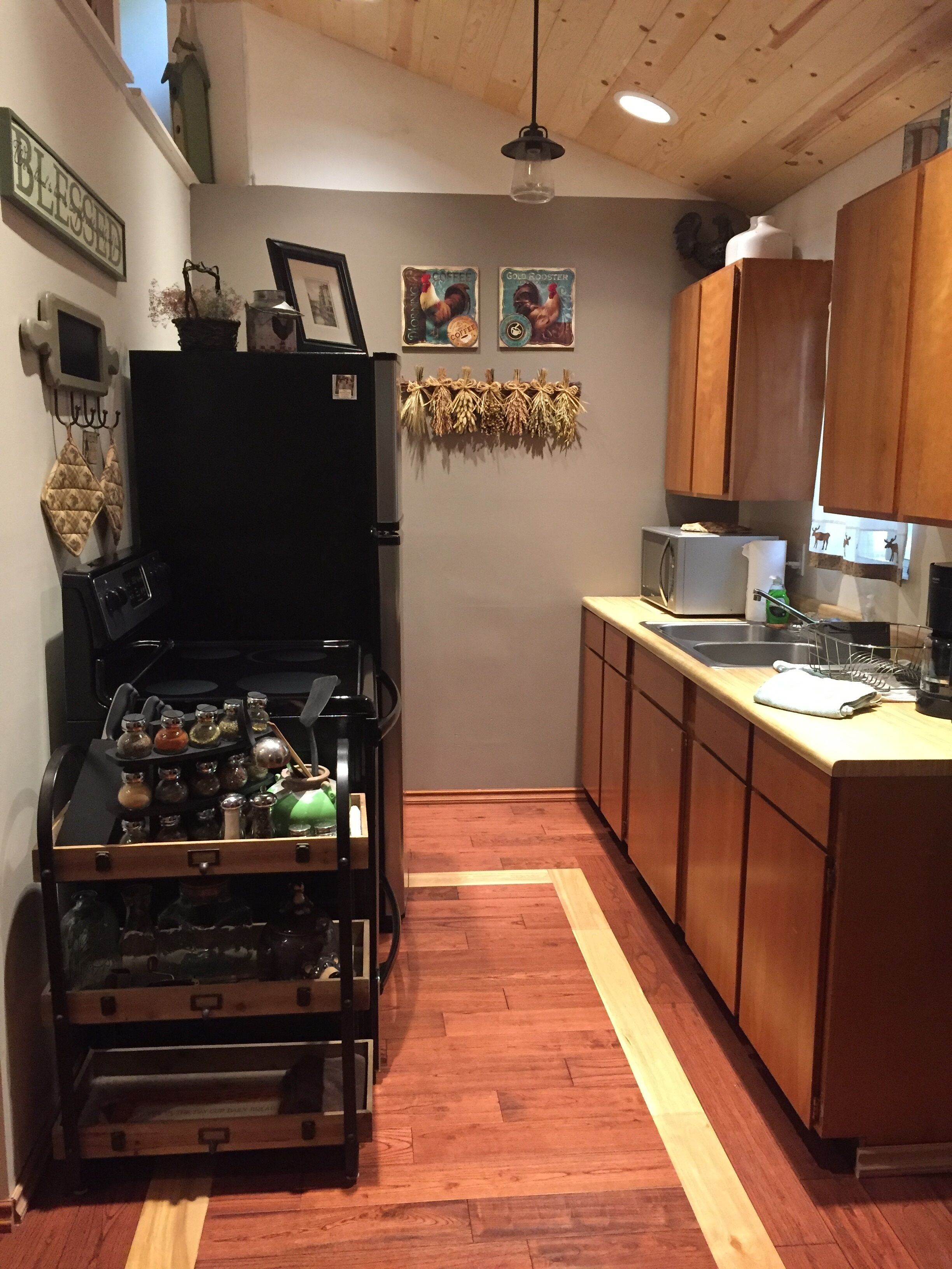 Romantic Retreat! Hot Tub!