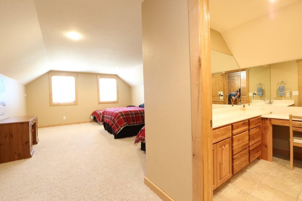 Secluded Log Home with View