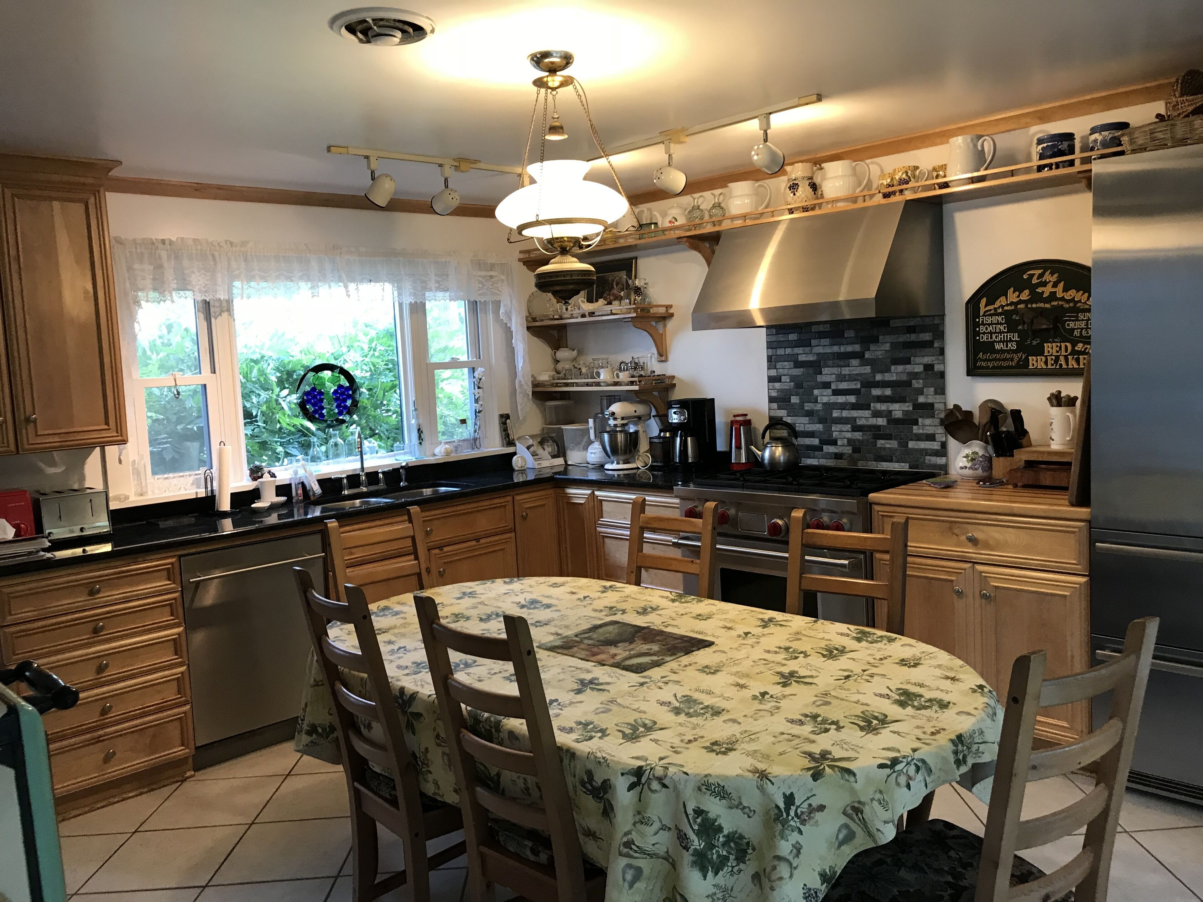 Idyllic Lakeside Victorian Farmhouse