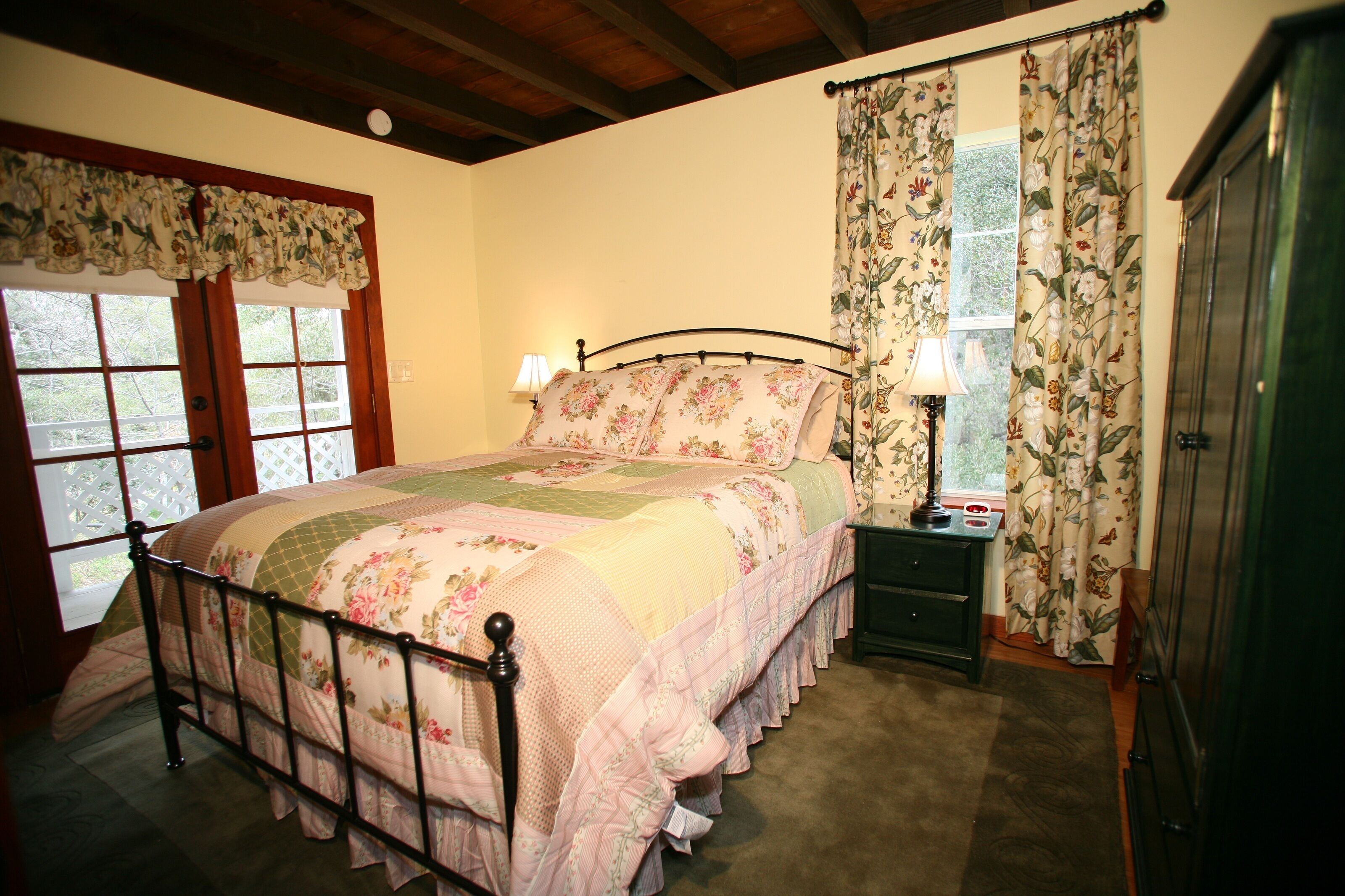 Fantastic and Private, Close to Downtown Julian! Couples, Families, Pets Welcome