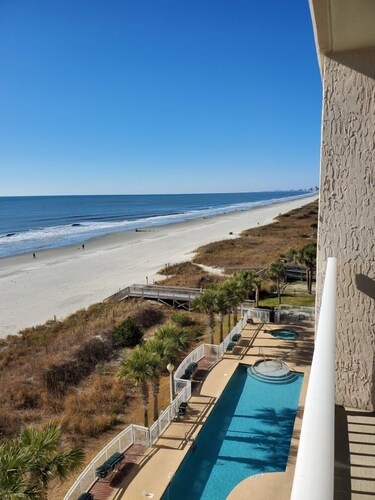 Beautiful Oceanfront  Condo- Crescent Shores - Privately Owned and Maintained