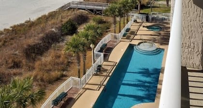 Beautiful Oceanfront Condo- Crescent Shores - Privately Owned and Maintained