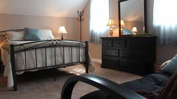 3 Schlafzimmer, Schreibtisch, Bügeleisen/Bügelbrett, Reisekinderbett