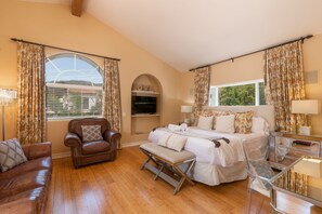 4 makuuhuonetta, silitysrauta/-lauta, internet, vuodevaatteet