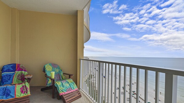 Property grounds - Emerald Isle 1101 - Front row beach chair service included! Affordable rates! (Panama City Beach)