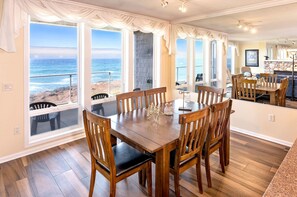Dining - Oceanfront, Whale Watching, Pool - Whale Watch (Depoe Bay)