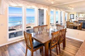 Dining - Oceanfront, Whale Watching, Pool - Whale Watch (Depoe Bay)