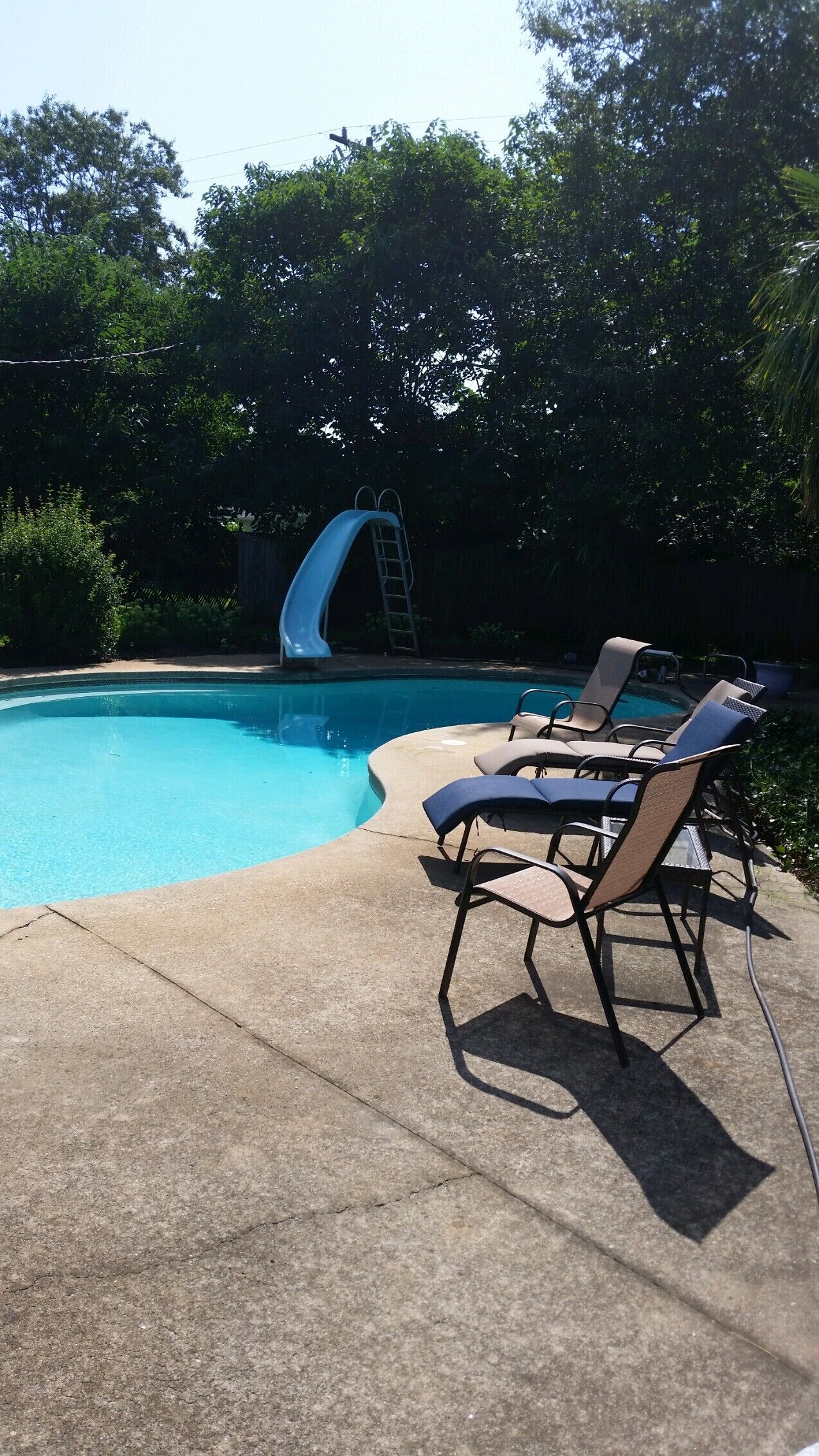 Great Eastside Location w/Pool and Screen Porch Retreat