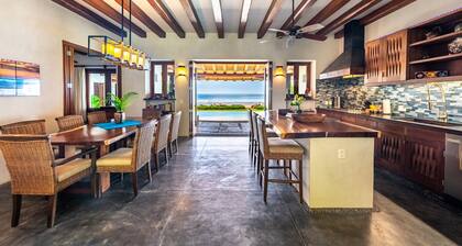 Custom Built, Luxury Villa on the Beach!