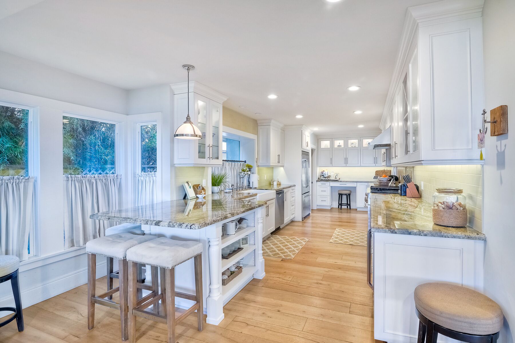 Coastal Get-Away Where Summer Never Ends!