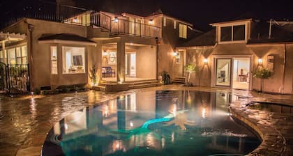 Coastal Get-Away Where Summer Never Ends!