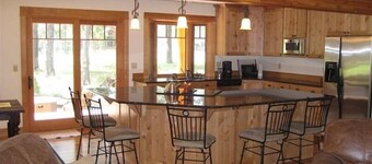 Golf Course/Lodge Style/large/clean/comfortable/5 BR