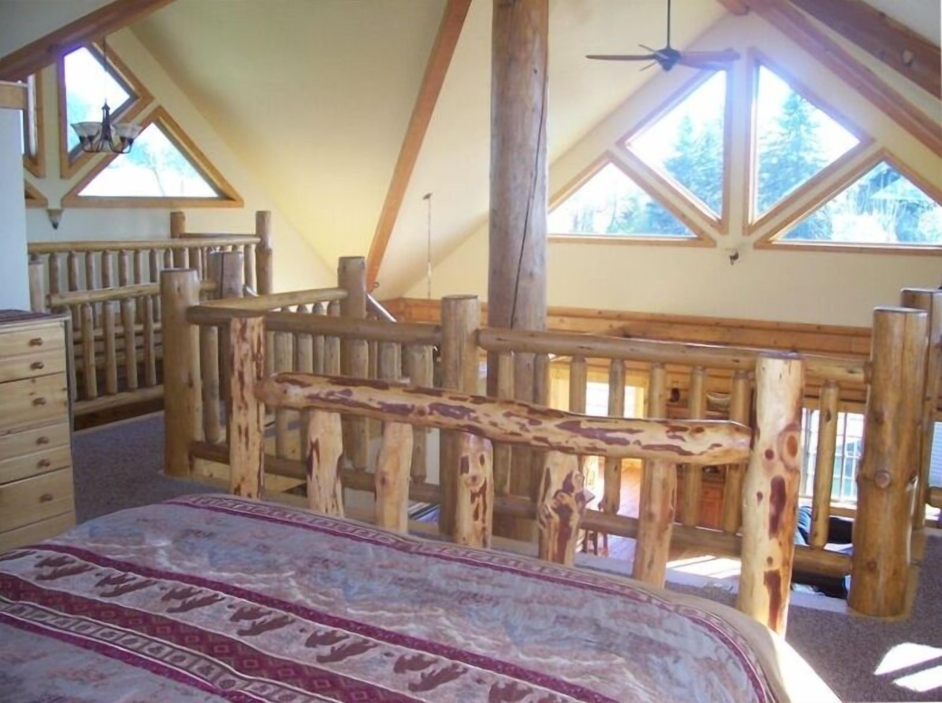 Log Home in Beautiful Country Setting - Minutes from Bozeman!
