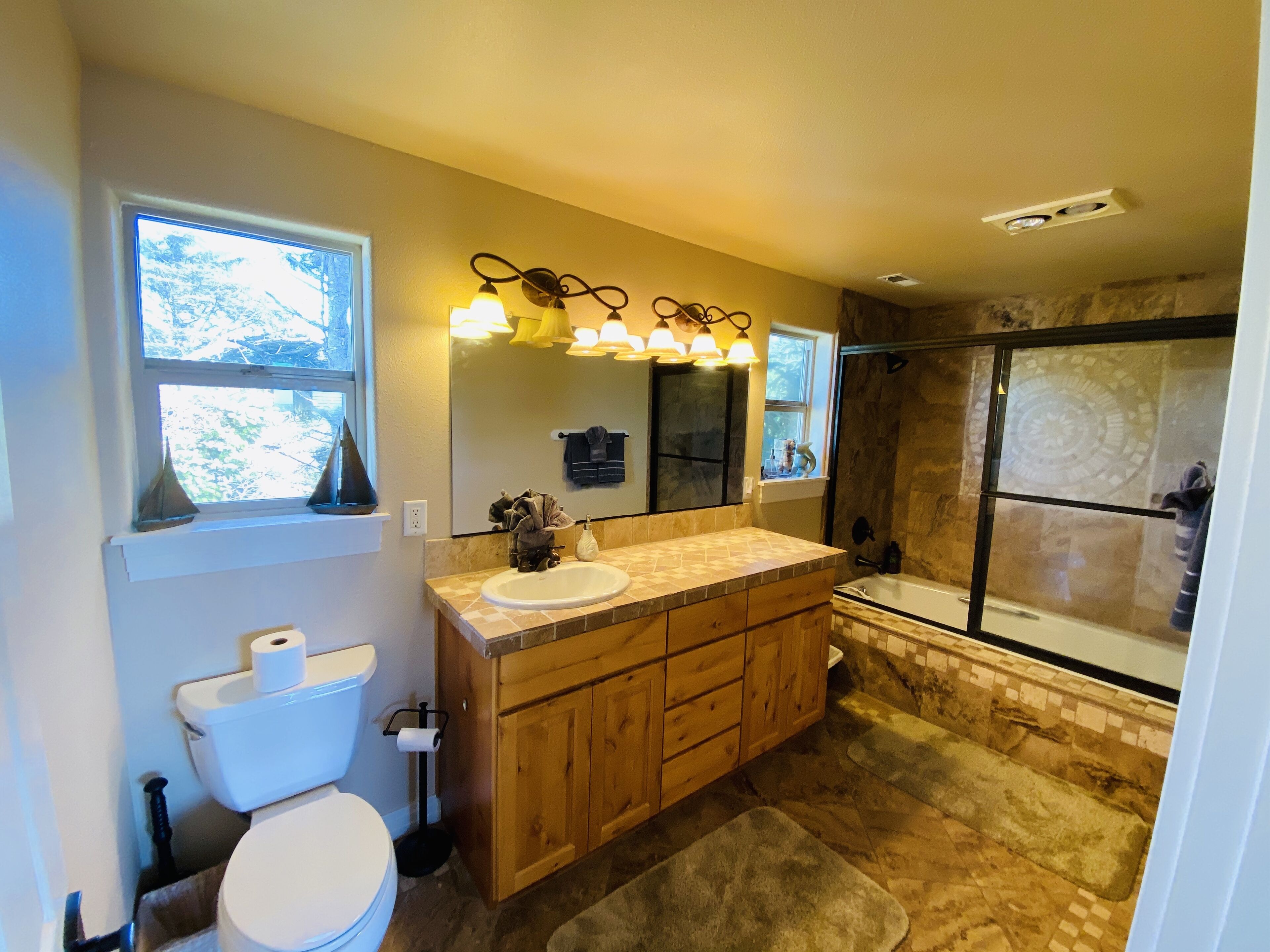 Lighthouse and Ocean Views. Ask about Winter Specials!!