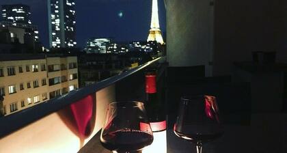 Perfect Location to Visit All of Paris - Contemporary Cozy