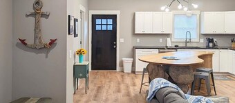 Nyrenoverade Lägenhet i hjärtat av Downtown Grand Haven