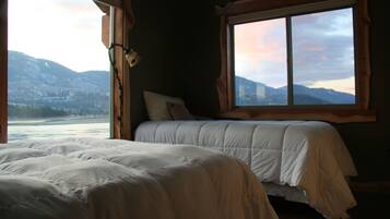 4 makuuhuonetta, silitysrauta/-lauta, internet