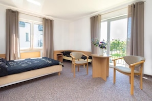 1 bedroom, Select Comfort beds, desk, free WiFi - Dom Gościnny Albatros 2 (Rewal)