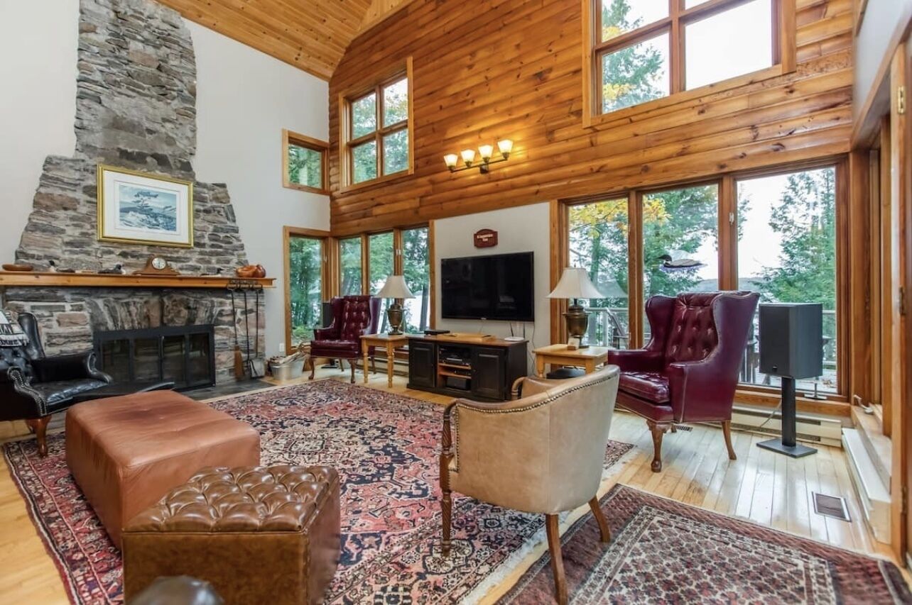 Special November/December rates!  Imagine Christmas in this private retreat.