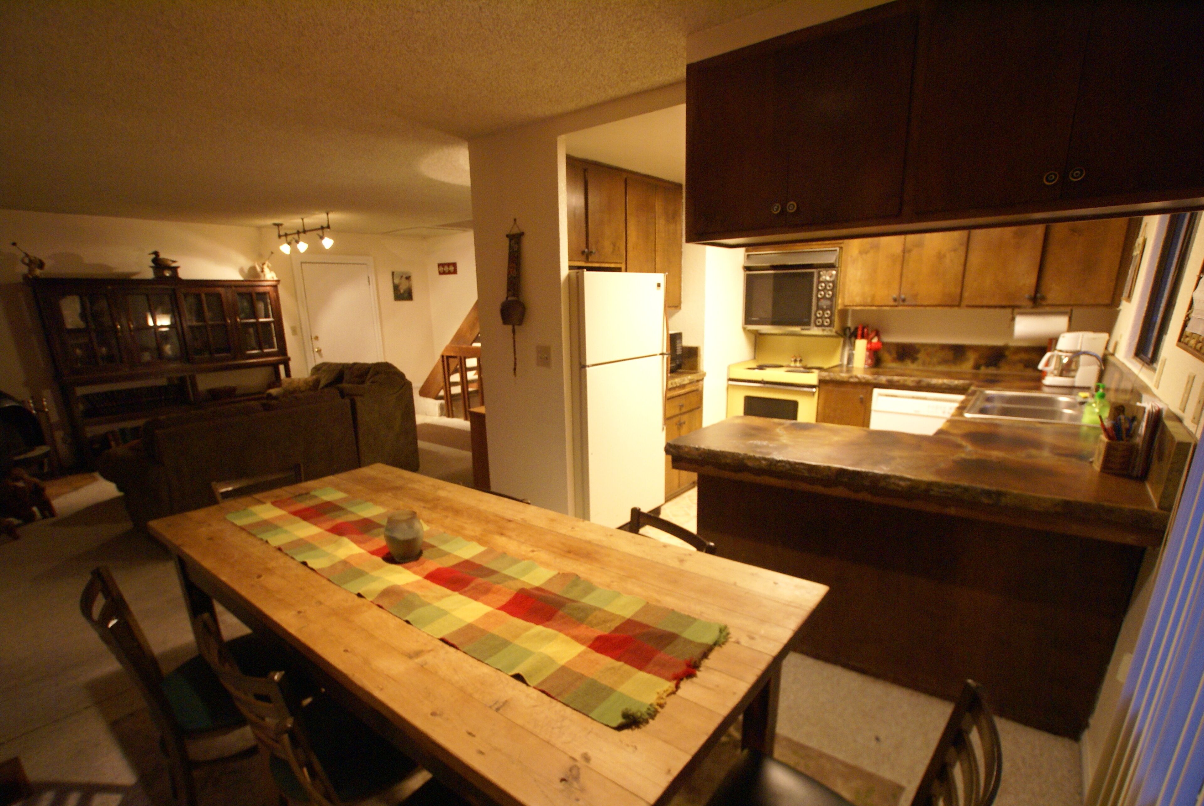 All Pine Inn - Large 4bd/2ba - just steps to the village