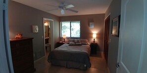 3 habitaciones, tabla de planchar con plancha, wifi y ropa de cama 