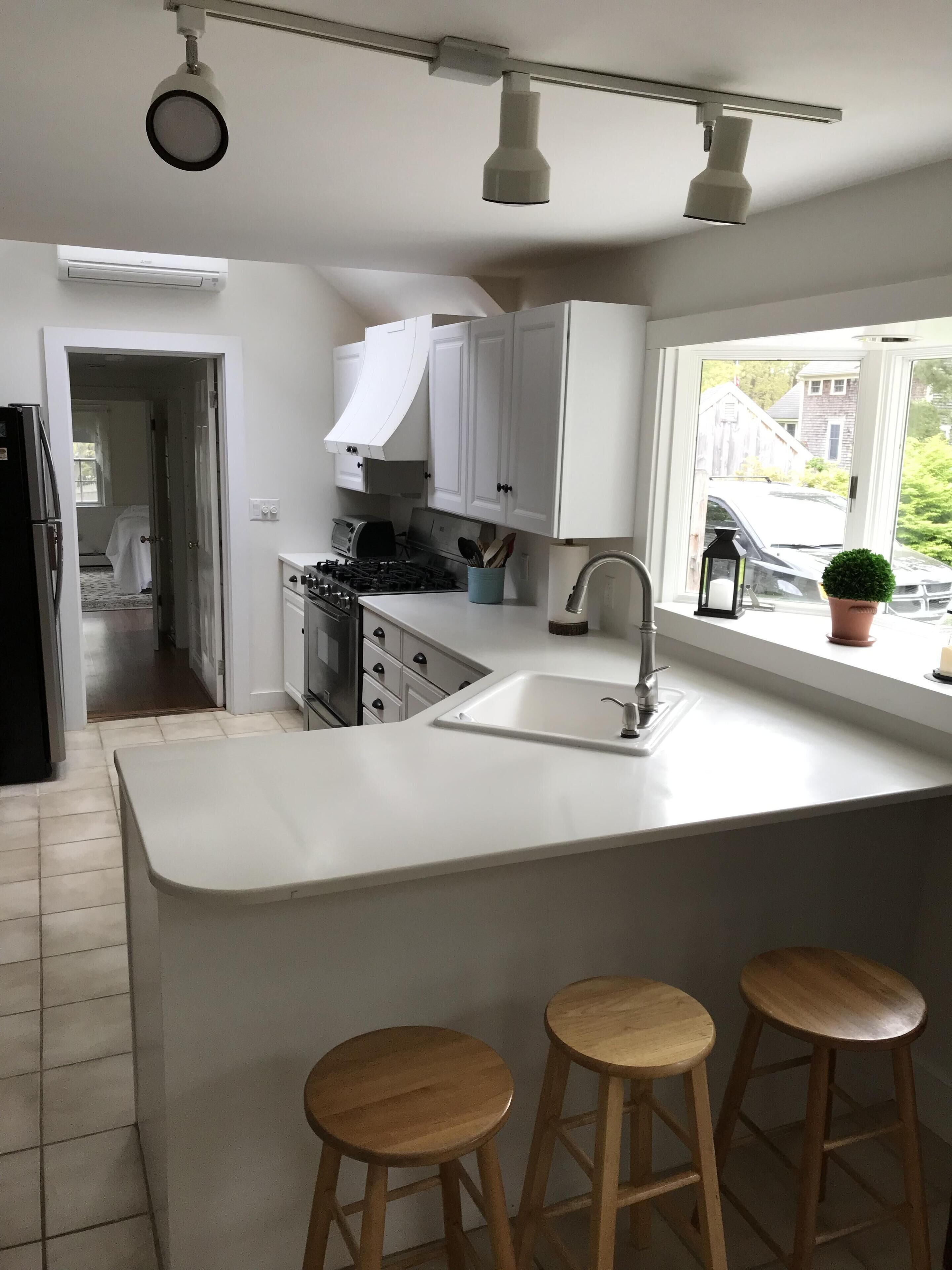 Harwich Port - Walk to Beach - A/C - Sleeps 8