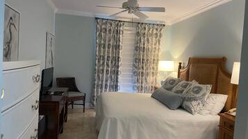 2 bedrooms, in-room safe, iron/ironing board, free WiFi