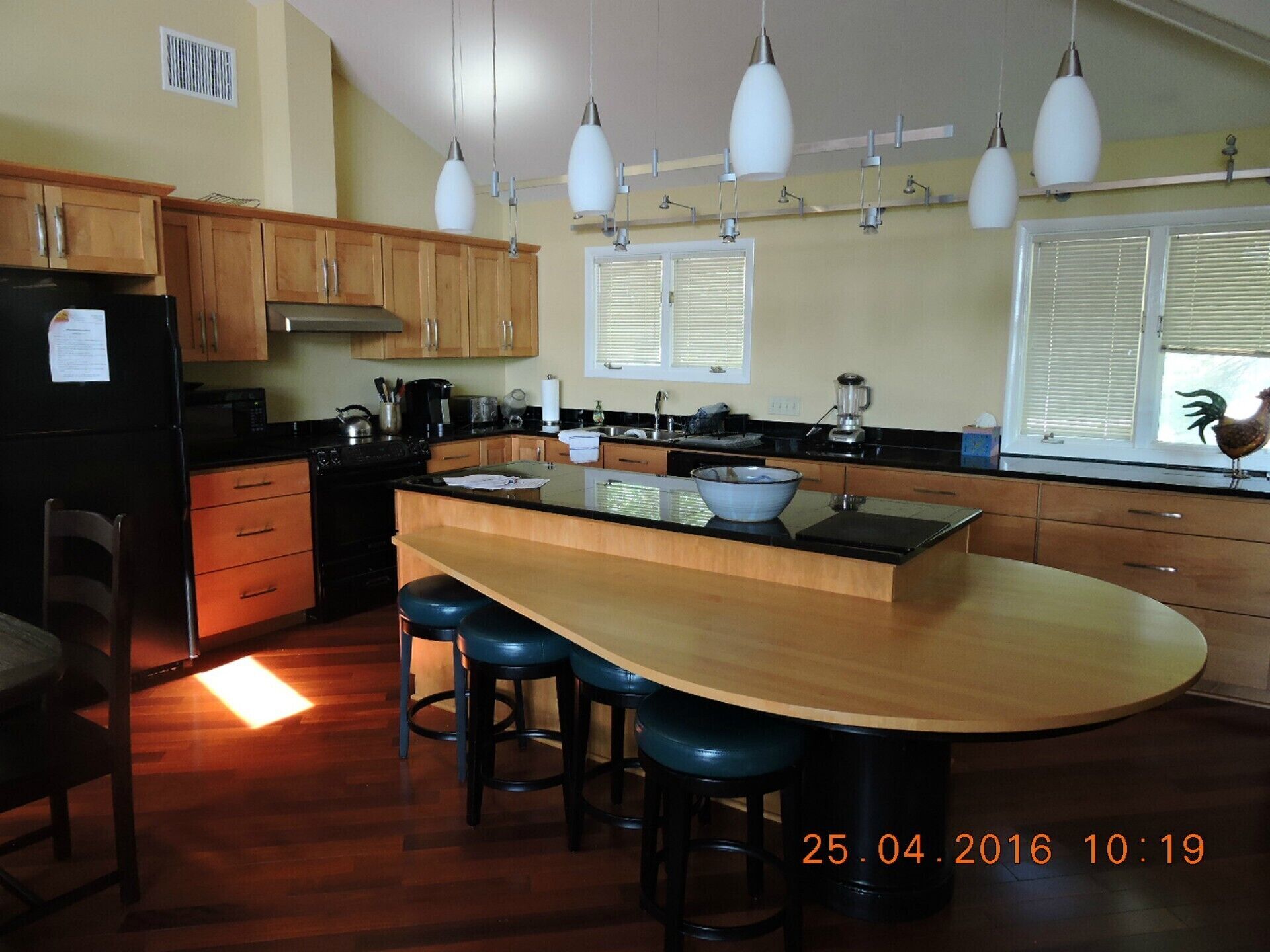 Big Lake Views Tims Ford Lake! Lots of space and great for family get togethers