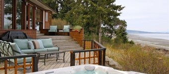 Stunning Ocean View from Your Private Hot Tub, Qualicum Bay