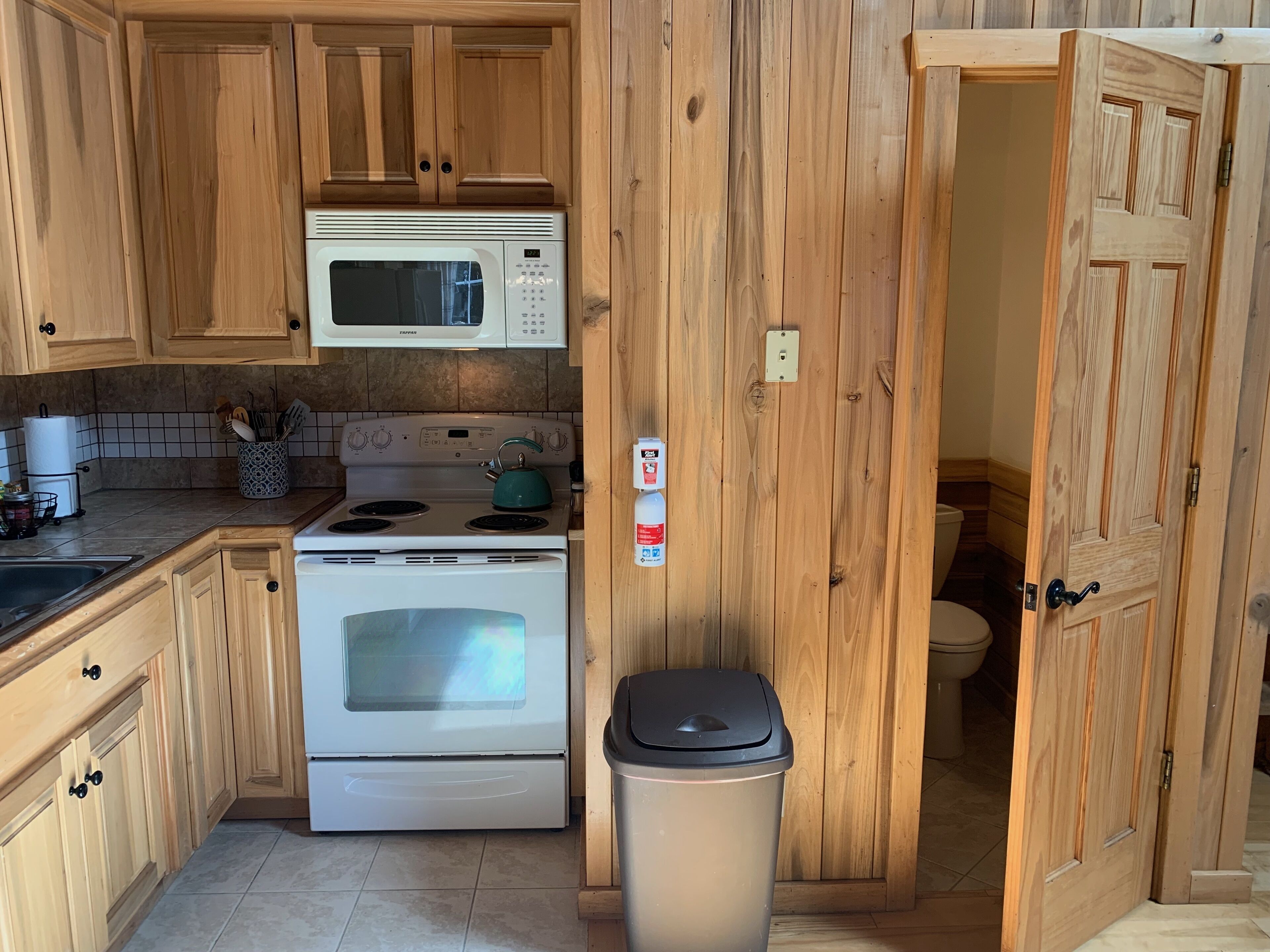 Lazy Lake Cabins - Cozy comfort in the Blue Ridge Mountains