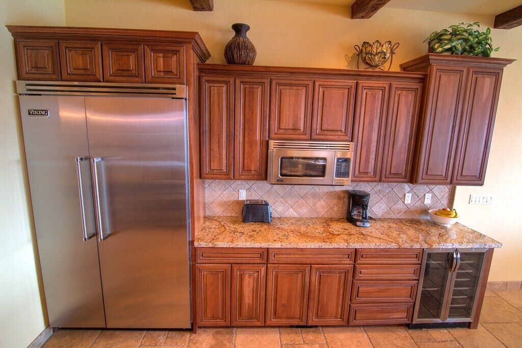 Riverfront Luxury Mansion, private Pool & Spa 