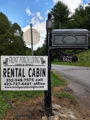 Property grounds - Cabin built for two!!  A cozy space designed to compliment the details. (Mountain City)