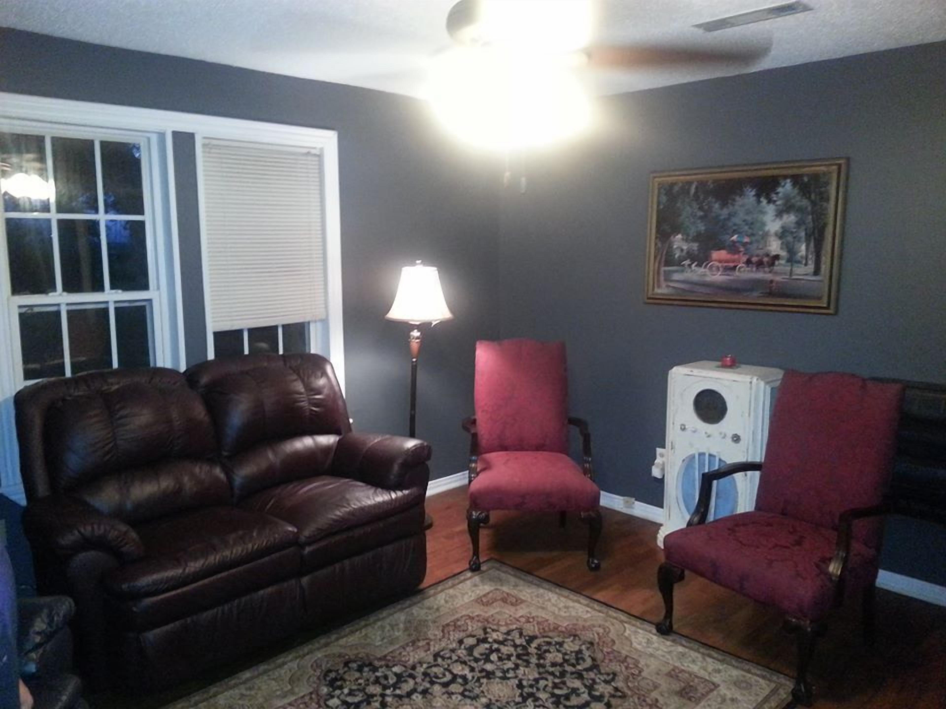 Looking for a cozy home away from home in scenic Northwest Arkansas?