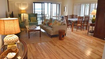 Smart-TV, DVD-Player, Bücher, Videothek