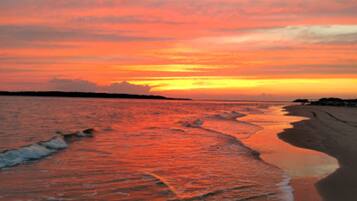 Am Strand, Liegestühle, Strandtücher